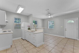 607 S Clayton St in Mount Dora, FL - Building Photo - Building Photo