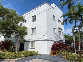 7516 NE 1st Ave in Miami, FL - Building Photo