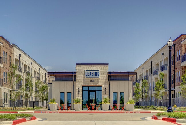 North Fork at Lexington Ranch in Frisco, TX - Foto de edificio - Building Photo