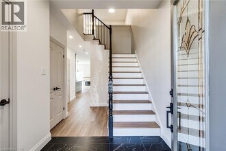 14 Olivia Pl in Hamilton, ON - Building Photo - Building Photo