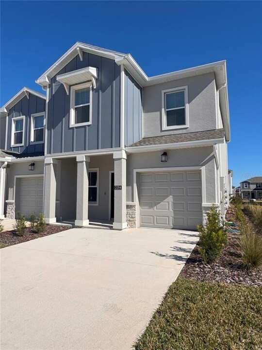 2594 Runners Cir in Clermont, FL - Building Photo
