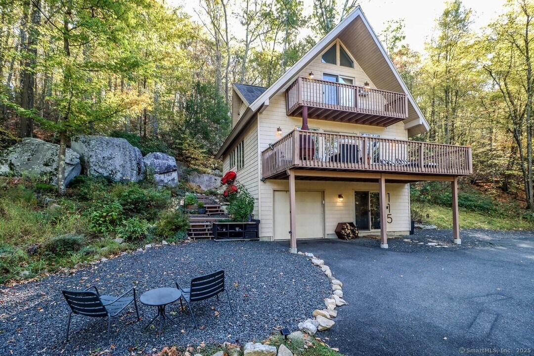 115 Green Pond Rd in New Milford, CT - Building Photo