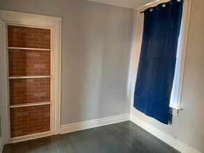 4933 W Medill Ave in Chicago, IL - Foto de edificio - Building Photo