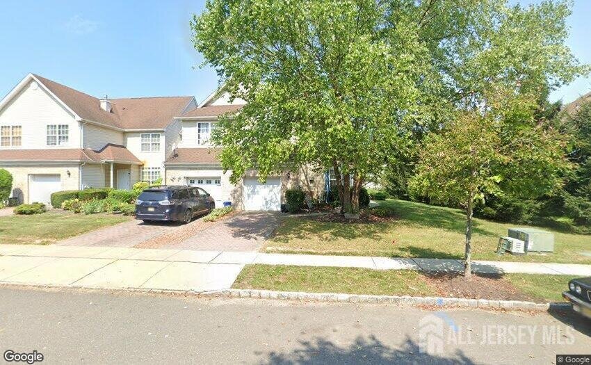 11 Tennyson Rd in East Windsor, NJ - Foto de edificio
