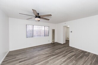 410 E 118th St in Los Angeles, CA - Building Photo - Building Photo