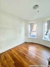 830 Huntington Ave, Unit 1 in Boston, MA - Foto de edificio - Building Photo