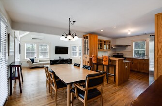 41 Sunset Ave-Unit -2 in Westhampton Beach, NY - Foto de edificio - Building Photo