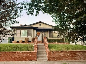 970 W 8th St in Los Angeles, CA - Building Photo