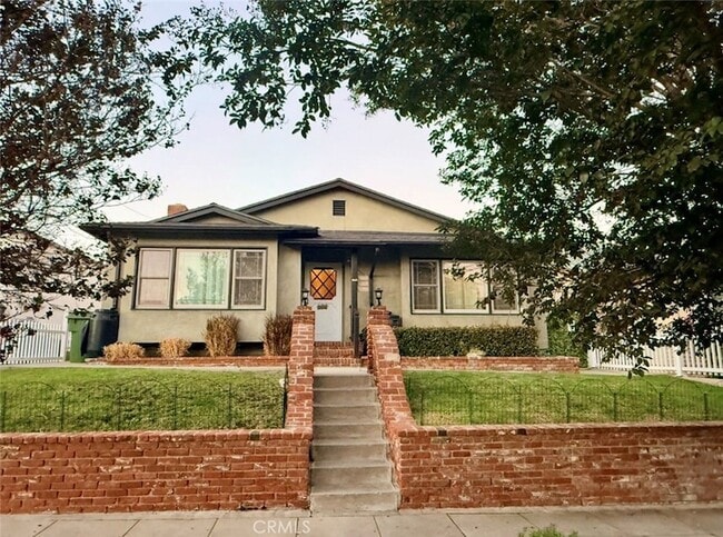 property at 970 W 8th St