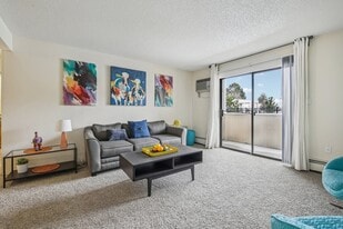 Spyglass Creek in Denver, CO - Building Photo