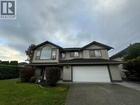 20220 Chigwell St in Maple Ridge, BC - Building Photo