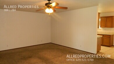 822 N Daisy Ln in Fayetteville, AR - Building Photo - Building Photo