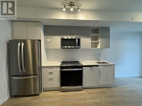 25 Holly St in Toronto, ON - Building Photo - Building Photo