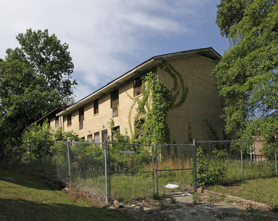 860 SW West End Ave in Atlanta, GA - Building Photo