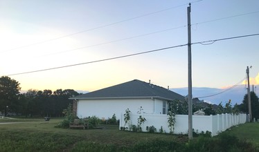 Misty Creek Duplex in Mt Vernon, MO - Building Photo - Building Photo