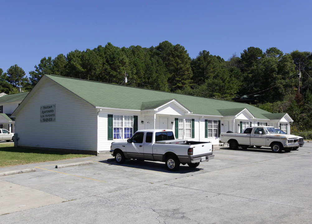 Newtown Apartments in Calhoun, GA - Building Photo