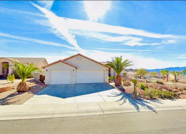 property at 2968 La Paloma Dr
