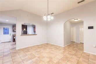 3625 Prestwick St in Edinburg, TX - Building Photo - Building Photo