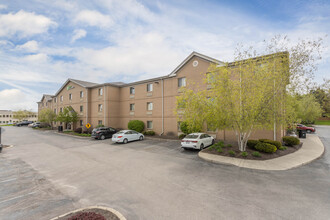 Furnished Studio - North Olmsted in North Olmsted, OH - Foto de edificio - Building Photo