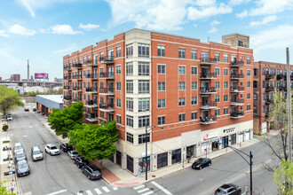 Canal Crossing in Chicago, IL - Building Photo - Building Photo