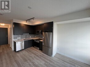 3270 Sheppard Ave E in Toronto, ON - Building Photo - Building Photo
