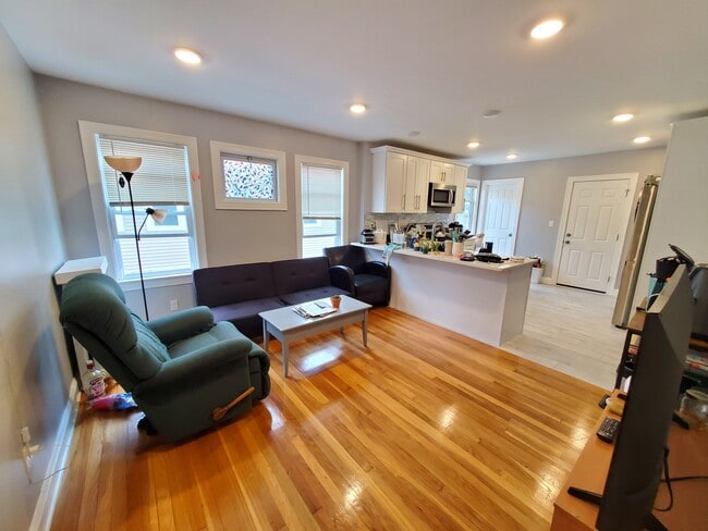 property at 7 Elmira St
