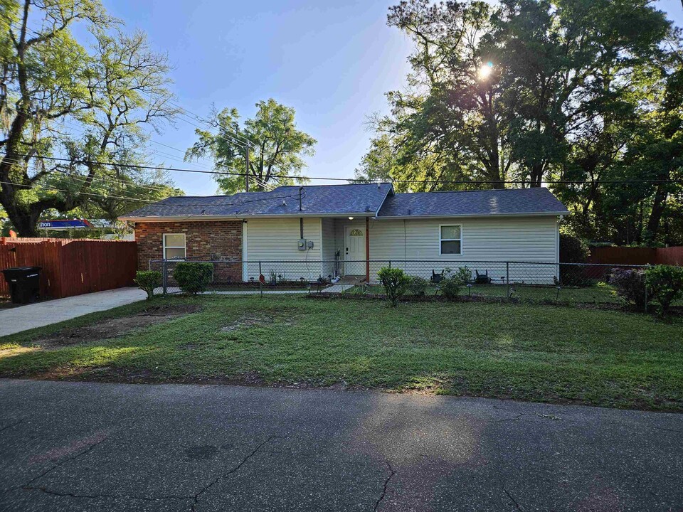1417 W Orange Ave in Tallahassee, FL - Building Photo