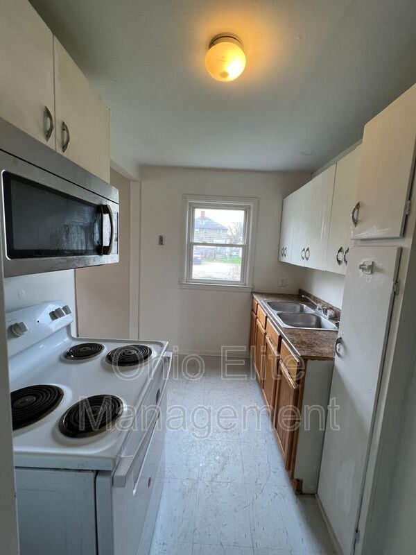 property at 1310 E 25th Ave