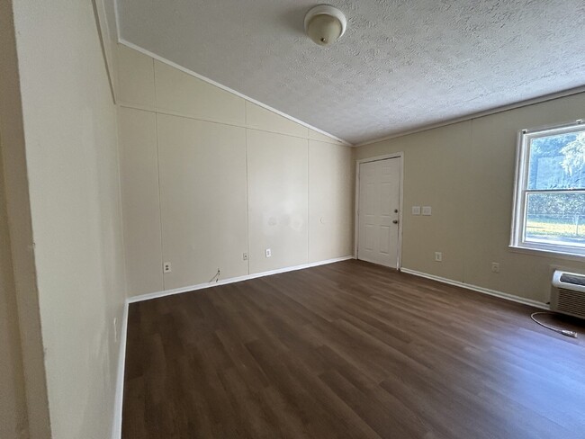 101 Edelle Osgood Ave in Hinesville, GA - Foto de edificio - Building Photo