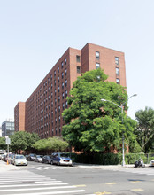 10 Stanton St in New York, NY - Building Photo - Building Photo