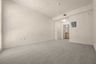 5251 Vineland Ave in Los Angeles, CA - Building Photo - Building Photo