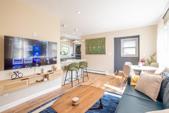 243 E Passaic Ave in Nutley, NJ - Building Photo - Building Photo