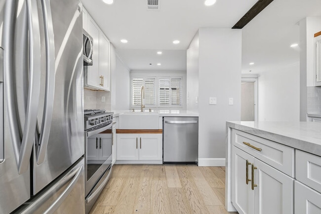 501 Herondo St, Unit 59 in Hermosa Beach, CA - Building Photo - Building Photo