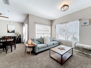 10764 70th Ave, Unit 5203 in Seminole, FL - Foto de edificio - Building Photo