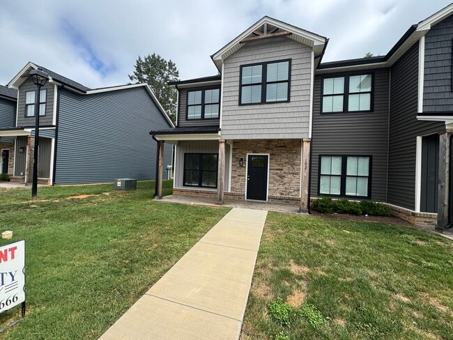 property at 102 Sunburst Villa Dr