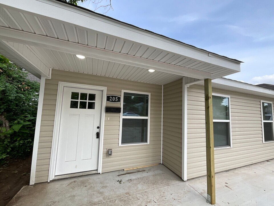 335 4th St in Oronogo, MO - Building Photo