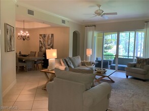 2817 Tiburon Blvd E in Naples, FL - Building Photo - Building Photo