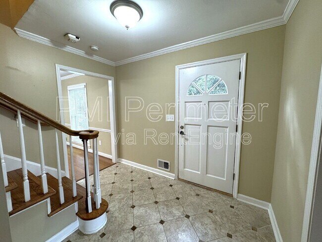 5338 Roberts Dr in Dunwoody, GA - Building Photo - Building Photo