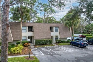 4602 Ringwood Meadow in Sarasota, FL - Building Photo