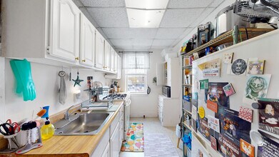 15 Governors Ave, Unit 16 in Medford, MA - Foto de edificio - Building Photo