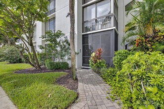 1615 Bridgewood Dr in Boca Raton, FL - Foto de edificio - Building Photo