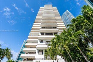 151 SE 15th Rd in Miami, FL - Building Photo