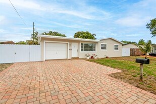 6573 Eaton St in Hollywood, FL - Building Photo