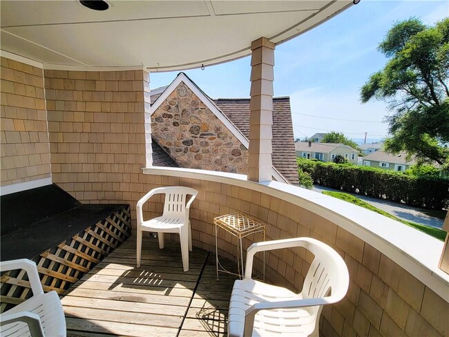 property at 152 Tuckerman Ave