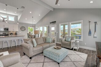 409 Paradise Pointe Dr in Port Aransas, TX - Building Photo - Building Photo