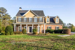 225 Hedgewood Dr in Hampton, GA - Building Photo