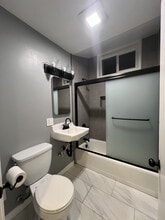 225 N Cloverdale Blvd in Cloverdale, CA - Building Photo - Building Photo