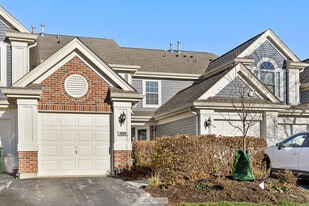 1125 Talbots Ln in Elk Grove Village, IL - Building Photo