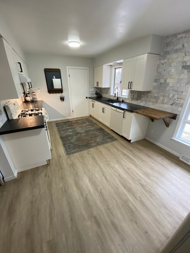 3996 County Road Q Rentals in Colgate, WI