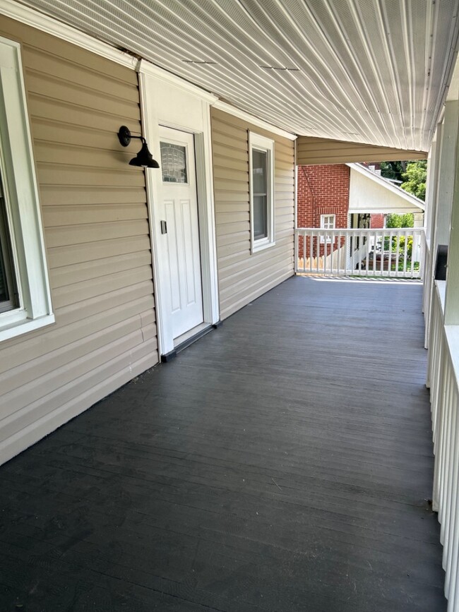 9407 Colesville Rd in Silver Spring, MD - Building Photo - Building Photo